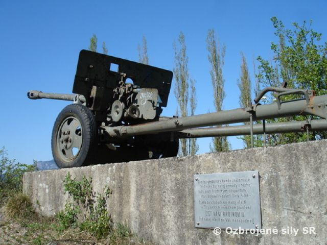 Obnova pamätníka v časti nad Skalkami