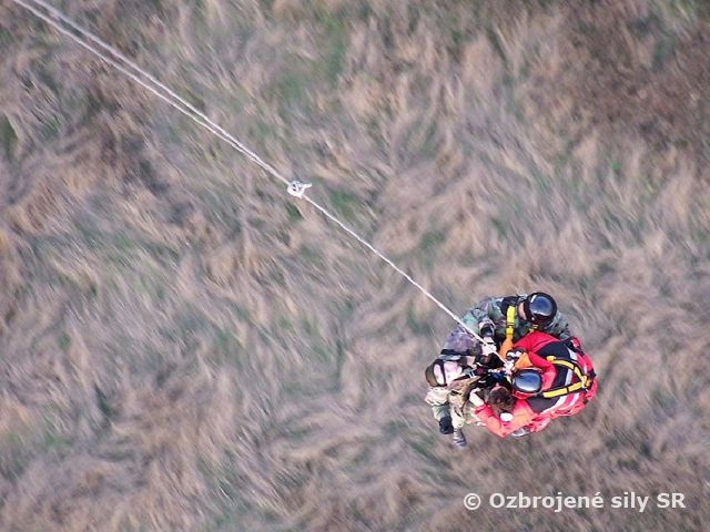 VÝCVIK VOJENSKÝCH LETECKÝCH ZÁCHRANÁROV