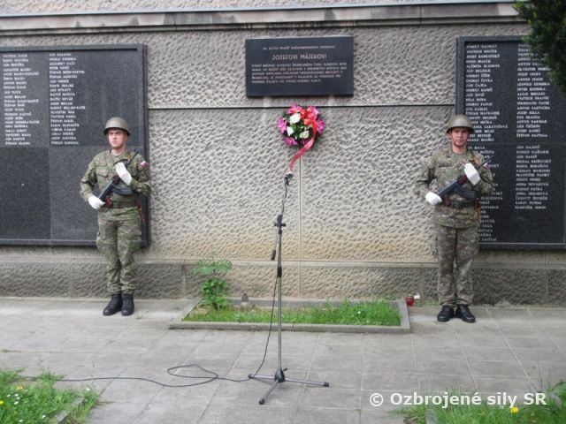 Slávnostný nástup základne pri príležitosti 73. výročia víťazstva nad fašizmom
