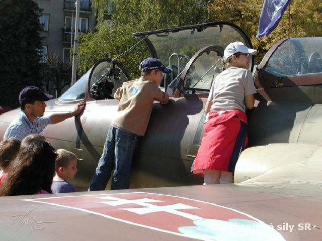 BYŤ JEDEN DEŇ VOJAKOM - OSLAVY DŇA OZBROJENÝCH SÍL SR