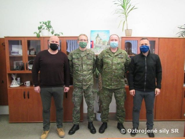 Minister obrany navštívil Základňu nasaditeľných komunikačných a informačných systémov v Ružomberku