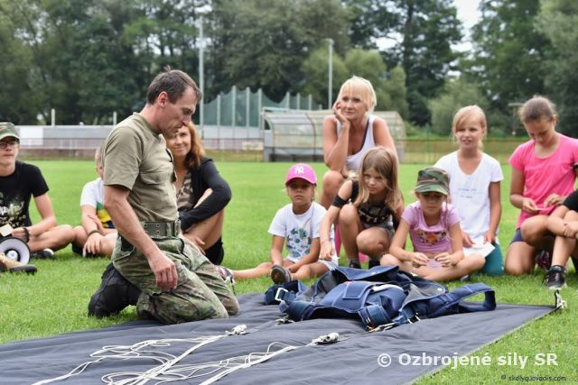 Športovačka na vojačka