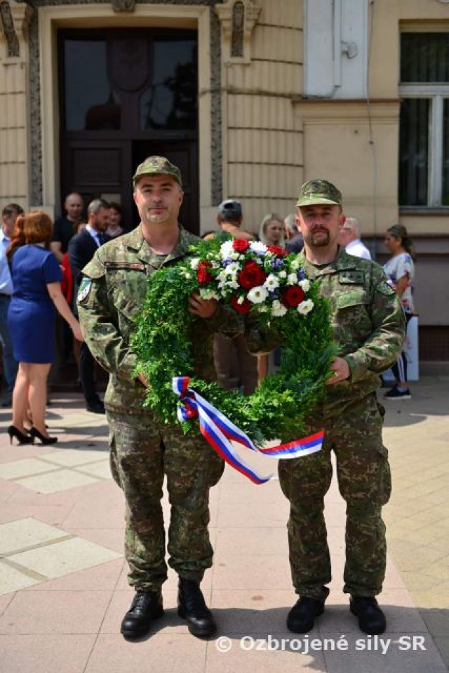 Kladenie vencov Brezno "M. R. Štefánik"