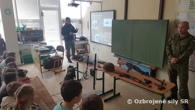 Prezentácie OS SR v ZŠ Brezno- Mazorníkovo