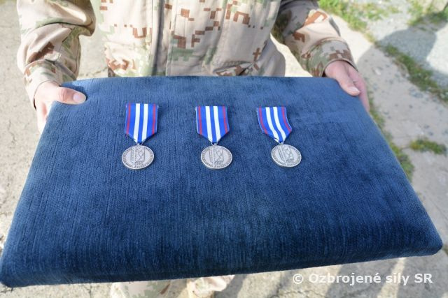 Udelenie medailí k 25. výročiu vzniku Ozbrojených síl Slovenskej republiky v operácii UNFICYP