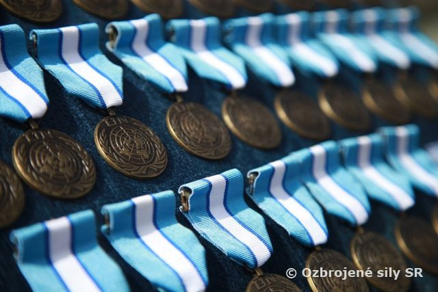 Vojaci operácie  UNFICYP ocenení Veliteľom síl