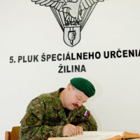 Generál Macko v 5. pluku špeciálneho určenia