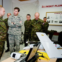 05 Veliteľ špeciálnych síl NATO navštívil 5. pluk špeciálneho určenia