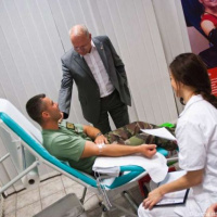 Medzi darcov prišiel aj prezident SR Ivan Gašparovič