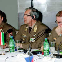 Generáli krajín V4: Spoločne čeliť dopadom hospodárskej krízy