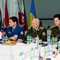 Generáli krajín V4: Spoločne čeliť dopadom hospodárskej krízy