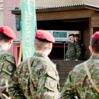 03 Generál Macko sa rozlúčil s príslušníkmi žilinského 5. pluku špeciálneho určenia