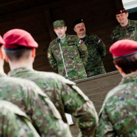 05 Generál Macko sa rozlúčil s príslušníkmi žilinského 5. pluku špeciálneho určenia
