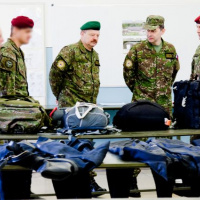 10 Generál Macko sa rozlúčil s príslušníkmi žilinského 5. pluku špeciálneho určenia