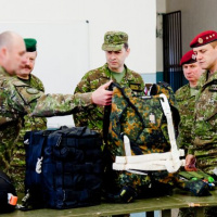 11 Generál Macko sa rozlúčil s príslušníkmi žilinského 5. pluku špeciálneho určenia