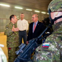 02 Cvičiace skupiny SVK a USA SOF v Lešti navštívil americký veľvyslanec