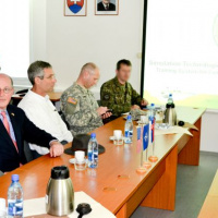 04 Cvičiace skupiny SVK a USA SOF v Lešti navštívil americký veľvyslanec