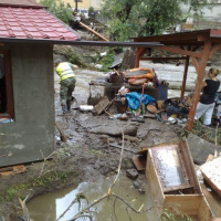 Vojaci aj dnes pomáhajú v obciach postihnutých povodňami