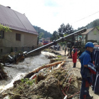 Vojaci aj dnes pomáhajú v obciach postihnutých povodňami