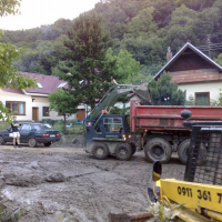 Vojaci aj dnes pomáhajú v obciach postihnutých povodňami