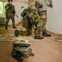 06 Minister obrany Galko navštívil špeciálne sily cvičiace vo VP VO Lešť