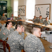 01 Americkí kadeti navštívili 5. pluk špeciálneho určenia