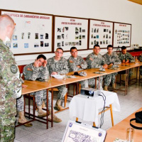 03 Americkí kadeti navštívili 5. pluk špeciálneho určenia