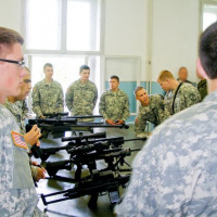 06 Americkí kadeti navštívili 5. pluk špeciálneho určenia