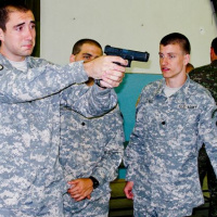 11 Americkí kadeti navštívili 5. pluk špeciálneho určenia