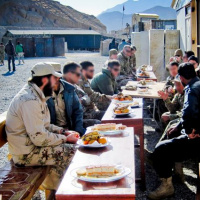 03 Veliteľ ISAF SOF navštívil slovenských podriadených