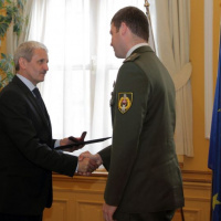 Plakety pre tím EOD od ministra zahraničných vecí