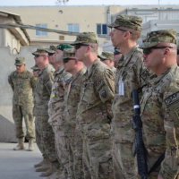 Dvaja generáli sa prišli poďakovať trom slovenským dôstojníkom