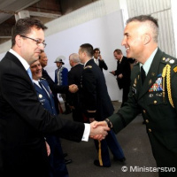 Brány 4. ročníka veľtrhu obrannej techniky IDEB otvorené