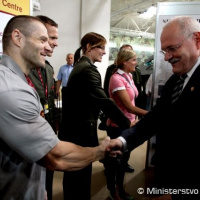 Brány 4. ročníka veľtrhu obrannej techniky IDEB otvorené