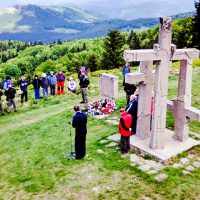 08 Spomínali pri Troch krížoch na Stratenci