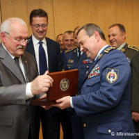 Prezident: Ozbrojené sily nie sú iba inštitúciou, ktorá vlastní zbrane