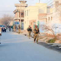 07 Veliteľ ISAF SOF na patrole so slovenskými SOF