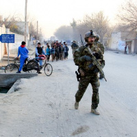 11 Veliteľ ISAF SOF na patrole so slovenskými SOF