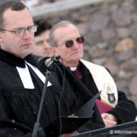 Ministri obrany SR a Maďarska si pripomenuli výročie tragédie v maďarskej obci Hejce