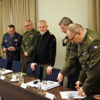 Náčelníci generálnych štábov V4 rokovali v Poľsku s partnerom z Ukrajiny