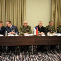 Náčelníci generálnych štábov V4 rokovali v Poľsku s partnerom z Ukrajiny