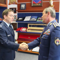 Stretnutie generálporučíka Vojteka s vojenským leteckým pridelencom USA