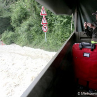 Minister obrany a náčelník GŠ navštívili zaplavený Devín