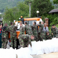 Minister obrany a náčelník GŠ navštívili zaplavený Devín