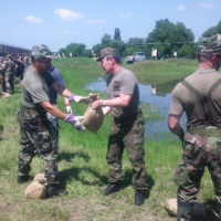 Príslušníci OS SR pomáhajú v Komárne