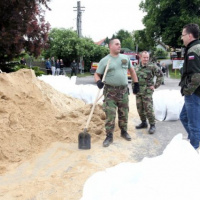 Vojaci počas povodní prepravili takmer 1300 osôb