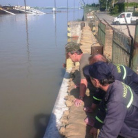Vojaci pomáhali v Komárne celú noc, presunuli sa do Štúrova