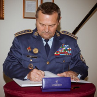 Náčelník GŠ Vojtek na slávnostnom vyradení absolventov v Hamburgu