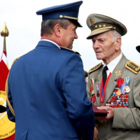 Oslavy Dňa ozbrojených síl SR v Brezovej pod Bradlom