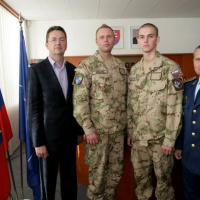 M. Glváč: „Som rád, že zdravotný stav oboch zranených vojakov sa rapídne zlepšuje. Veríme, že útočníka dolapia“